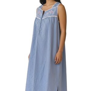Grannycore Cotton Nightgown Blue Embroidered Flowers Gilligan & O'Malley Small